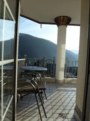 Ein allgemeiner Bergblick oder ein Berglick von der Ferienwohnung aus