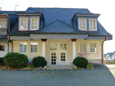 Das Gebäude in dem sich die Ferienwohnung befindet