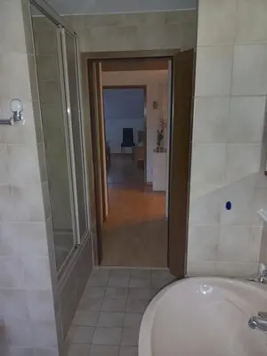 Ein Badezimmer in der Unterkunft Zentrale Ferienwohnung mit Blick auf die Paulinskirche