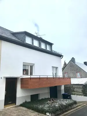 Das Gebäude in dem sich die Ferienwohnung befindet