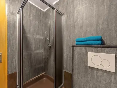 Ein Badezimmer in der Unterkunft Charmantes Ferienhaus nahe Moselufer