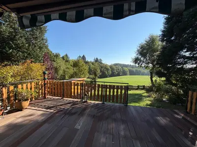 Ein Balkon oder eine Terrasse in der Unterkunft Ferienhaus im Feriendorf Freilingen (Eifel).