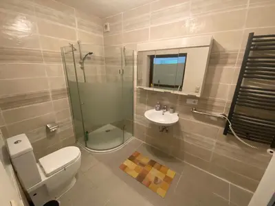 Ein Badezimmer in der Unterkunft Ruhiges ein Zimmer Wohnung