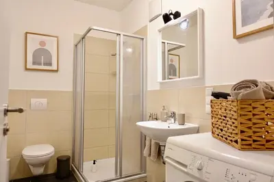 Ein Badezimmer in der Unterkunft Modernes Studio-Apartment mit privatem Stellplatz für bis zu 4 Personen nur wenige Minuten zur Mosel & Stadt
