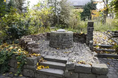 Ein Garten an der Unterkunft Hedwigs Hexenhäuschen