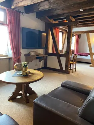Ein Sitzbereich in der Unterkunft Apartmenthaus Eurenerstrasse 179