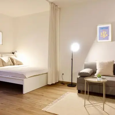 Modernes Studio-Apartment mit privatem Stellplatz für bis zu 4 Personen nähe Mosel & Weinberge und stadtnah