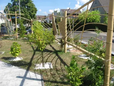 Ein Garten an der Unterkunft Diamanthaus 1 Koblenz