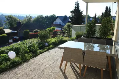 Ein Garten an der Unterkunft Moderne Ferienwohnung 