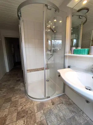 Ein Badezimmer in der Unterkunft Ferienwohnung Lahnmündung mit kostenlosem Parkplatz
