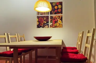 Ein Sitzbereich in der Unterkunft 2Bed Old Town Apt Sleeps 6 - Rooftop Terrace Wifi