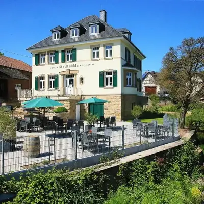 Weinhotel Stadtmühle beim Weingut Schauß