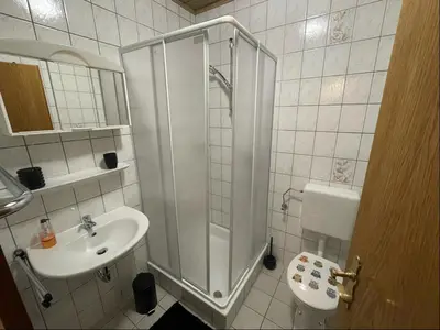 Ein Badezimmer in der Unterkunft Relaxen am Ring Fewo 2