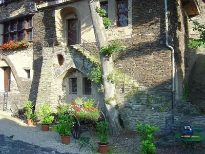 Ein Garten an der Unterkunft 2 Bed Apt Sleeps 5 - Rooftop Terrace Wifi