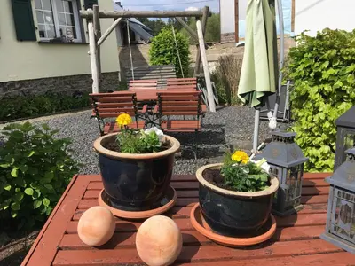 Ein Garten an der Unterkunft Ferienwohnung Zur Scheune