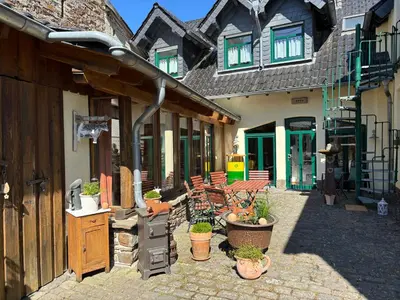 Das Gebäude in dem sich die Ferienwohnung befindet