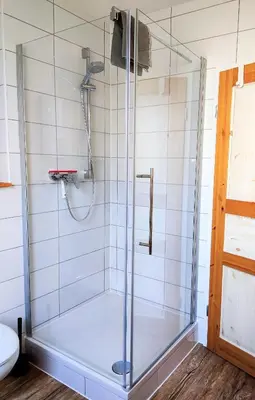 Ein Badezimmer in der Unterkunft gemütliches Apartment mit Garten I Parkplatz I 10 Min zur Altstadt
