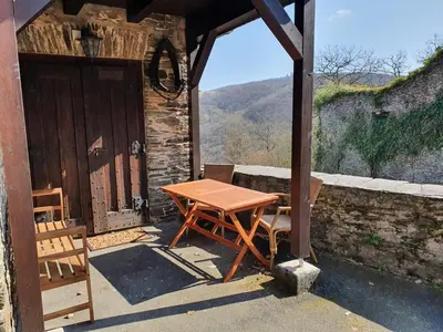 Ein allgemeiner Bergblick oder ein Berglick von der Ferienwohnung aus