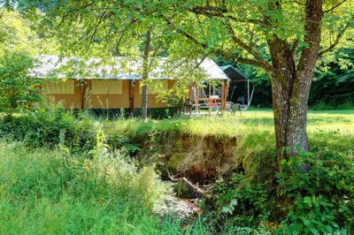 Ein Garten an der Unterkunft Camping Drei Spatzen