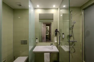 Ein Badezimmer in der Unterkunft Premier Inn Koblenz City
