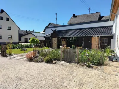 Das Gebäude in dem sich die Ferienwohnung befindet