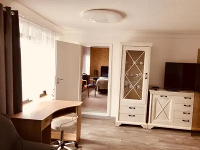 TV/Unterhaltungsangebot in der Unterkunft Monteurwohnung Fremdenzimmer mit WLAN, Garten, Parkplatz, eigener Terrasse