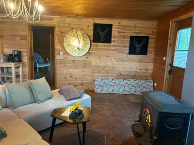 Ein Sitzbereich in der Unterkunft Blockhütte Engeln-Eifel