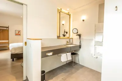 Ein Badezimmer in der Unterkunft DEINHARD's