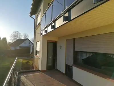 Das Gebäude in dem sich das Ferienhaus befindet