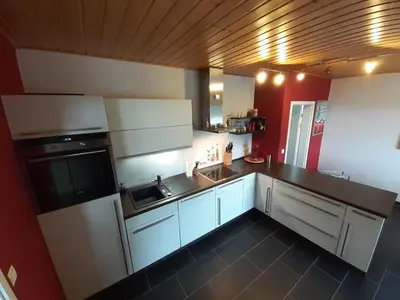 Küche/Küchenzeile in der Unterkunft Ferienwohnung Terrasse Parkplatz WallBox Nürburgring