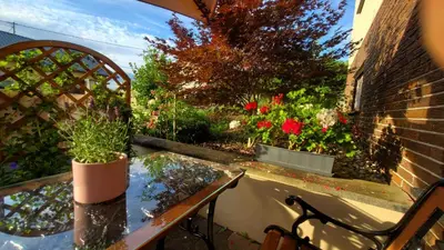 Ein Garten an der Unterkunft Ferienwohnung im Moseltal