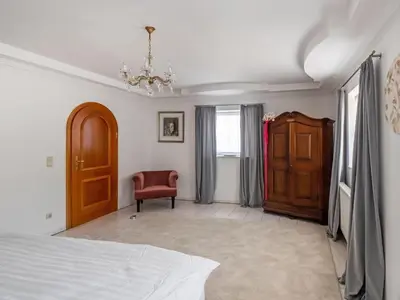 Ein Bett oder Betten in einem Zimmer der Unterkunft Luxurious holiday home with a nice private garden