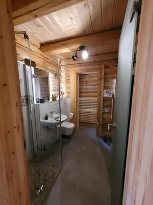 Ein Badezimmer in der Unterkunft Blockhaus Waldsee 8
