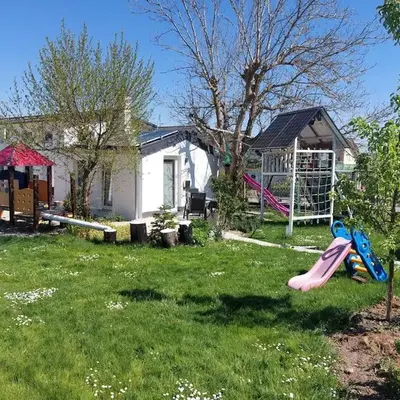 Chalet im Spiel- und Obstgarten