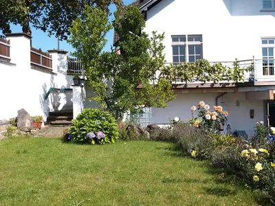 Ein Garten an der Unterkunft Ferienwohnung Zauberhaft