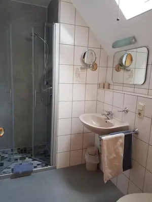 Ein Badezimmer in der Unterkunft Landhaus Goeres
