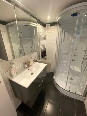 Ein Badezimmer in der Unterkunft Gemütliches Studio Rosenburgblick in Moselnähe