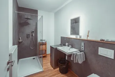 Ein Badezimmer in der Unterkunft Exklusive Mosel-FeWo in Senheim - große Dachterrasse - Netflix - Waschmaschine