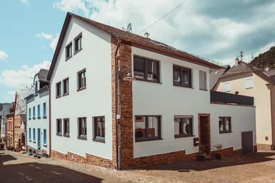 Das Gebäude in dem sich die Ferienwohnung befindet