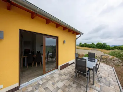 Ein Balkon oder eine Terrasse in der Unterkunft Ferienunterkunft Eifelruhe in Filz