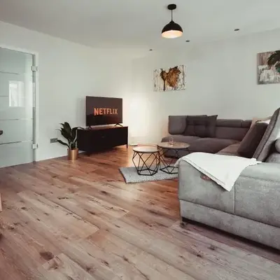 Geräumige Mosel-FeWo für die ganze Familie - Große Dachterrasse - Netflix - Waschmaschine & Trockner