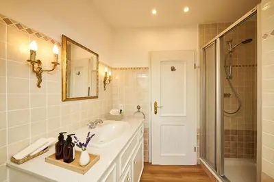 Ein Badezimmer in der Unterkunft Villa Moselle