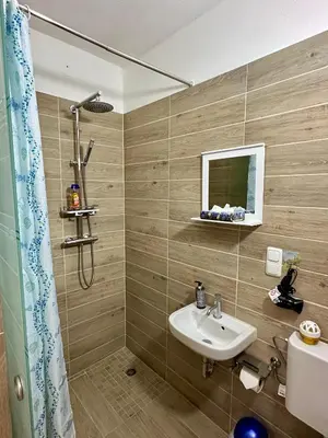 Ein Badezimmer in der Unterkunft Goldner Stern Kaub