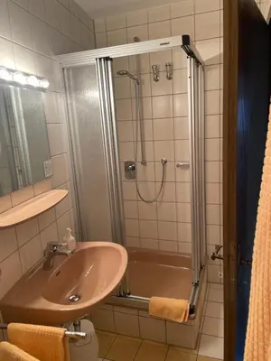 Ein Badezimmer in der Unterkunft Café Bäckerei Pension Alcana Mirco Münch