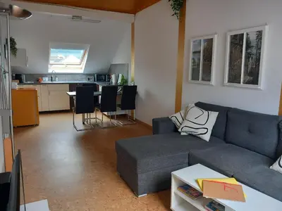 Ein Sitzbereich in der Unterkunft Ferienwohnung im roten Haus, die Therme ist fußläufig in 350m zu erreichen