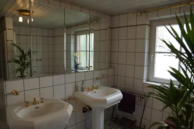 Ein Badezimmer in der Unterkunft Moseljuwel mit exklusiver Sauna und Indoor Pool