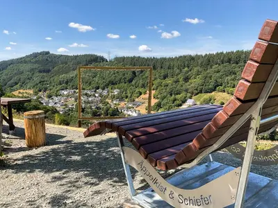 Ein allgemeiner Bergblick oder ein Berglick von des Hotels aus