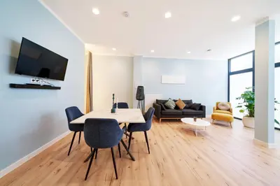 TV/Unterhaltungsangebot in der Unterkunft Design Studio I 3 Personen I Innenstadt I Küche I WIFI