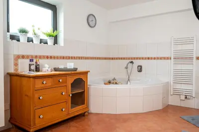 Ein Badezimmer in der Unterkunft Yn e Homeie
