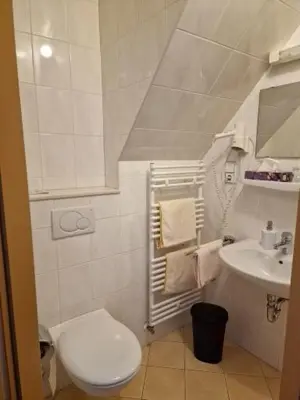 Ein Badezimmer in der Unterkunft Hotel Weinhaus Am Stiftstor